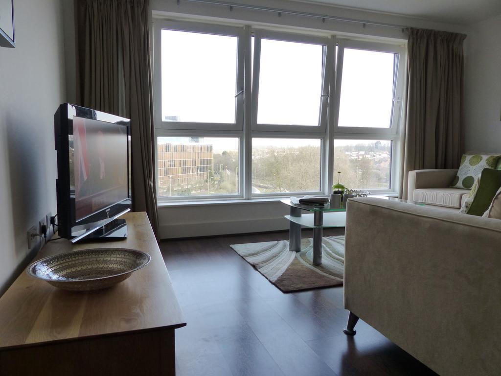 Linx Apartments Skyline Plaza Basingstoke Dış mekan fotoğraf